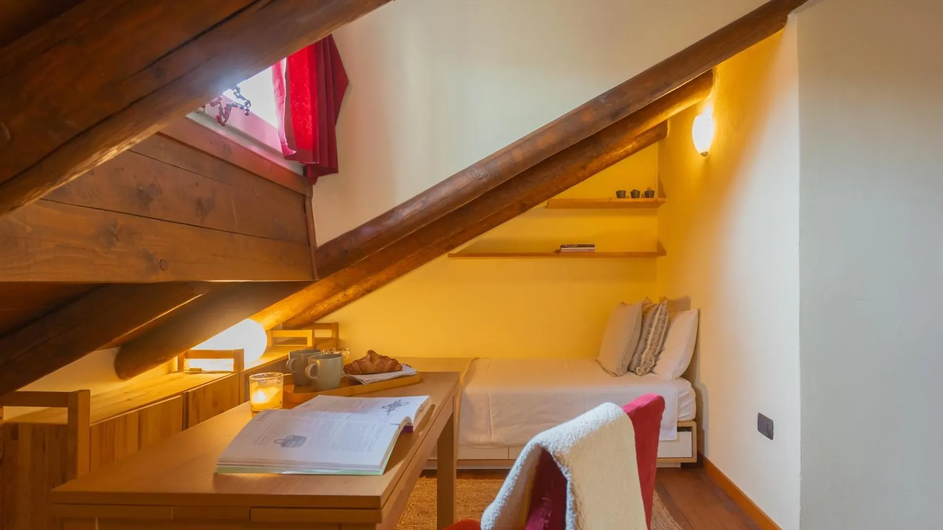 Casa Giovio Elengant Loft In Historical Building Apartment Como