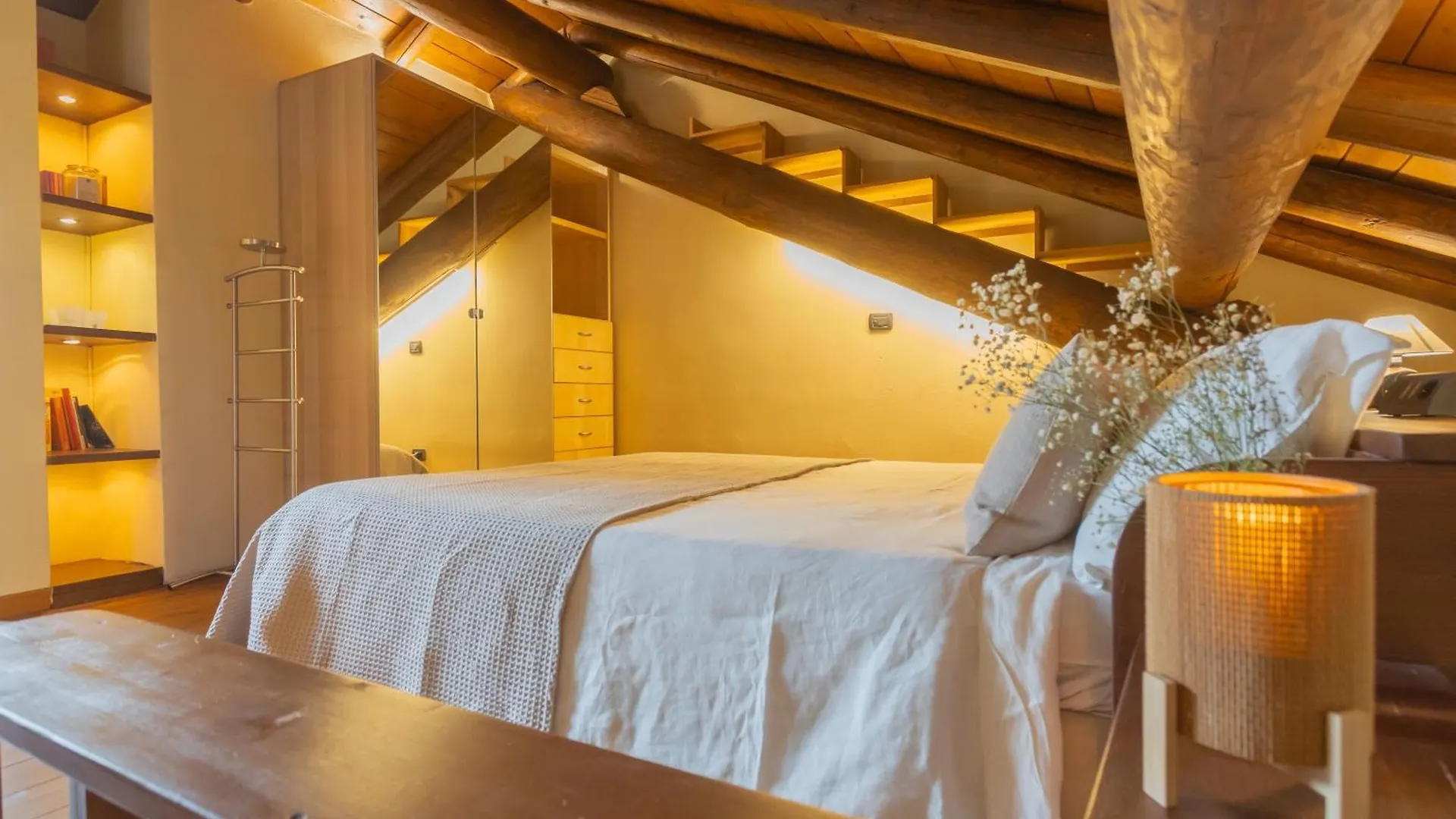Casa Giovio Elengant Loft In Historical Building Apartment Como