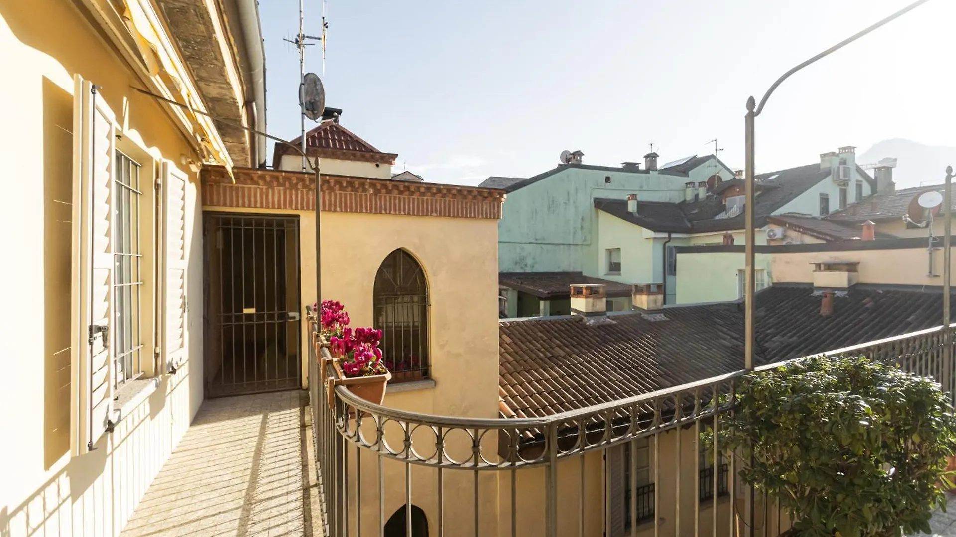 Casa Giovio Elengant Loft In Historical Building Apartment Como