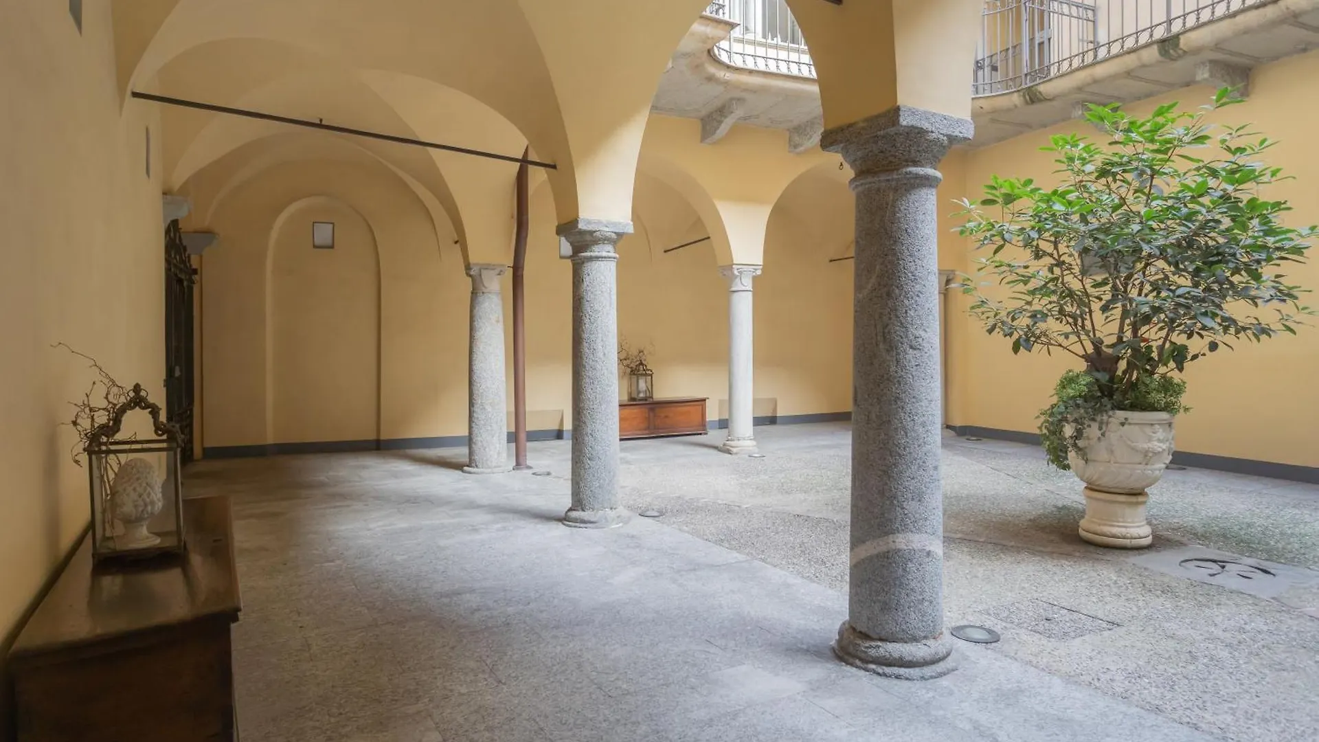 Casa Giovio Elengant Loft In Historical Building Lägenhet Como